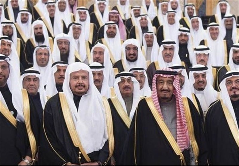 أمير سعودي يدعو السعوديين لإتقان اللهجه اللبنانية ساخرا من الحكومة