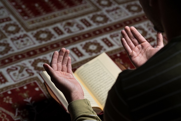 المسلمون في إيرلندا يسعون الي ترجمة القرآن الي الإيرلندية