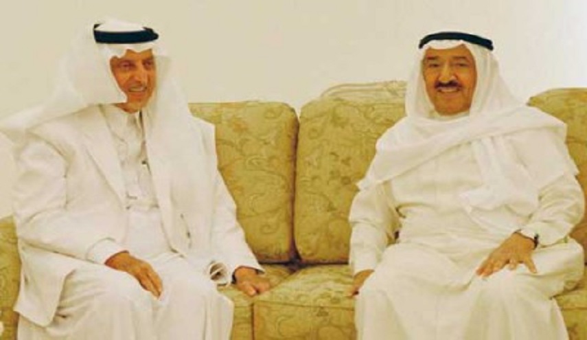 لتلافي الازمة ... امير الكويت يلتقي موفد الملك سلمان ويهاتف نظيره القطري