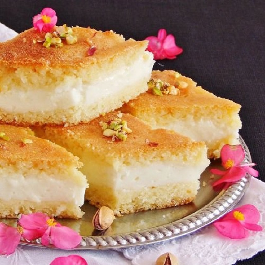 طريقة عمل بسبوسة محشوّة بالقشطة...