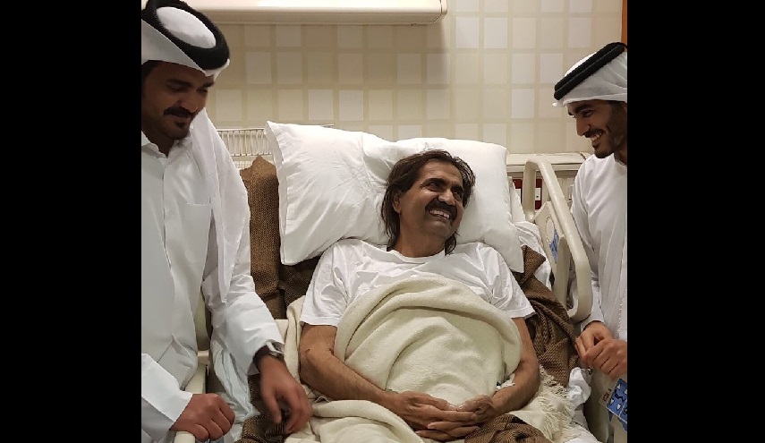 بالصورة.. أمير قطر السابق في المستشفى.. والسبب؟