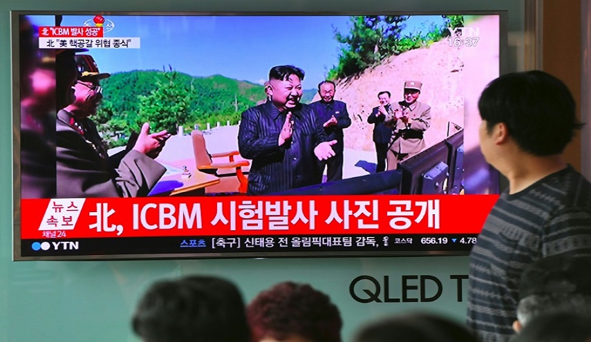 "بيونغ يانغ"تحتفل بإطلاق الصاروخ البالستي العابر للقارات