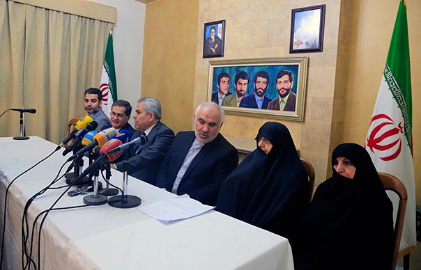 السفارة الايرانية في لبنان تحيي الذكرى الـ35 لاختطاف دبلوماسييها