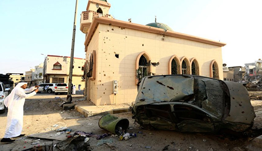 صحيفة بريطانية: بن سلمان يحاصر الشيعة بهدف...