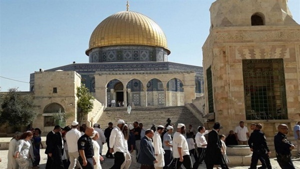 مستوطنون يقتحمون الأقصى والاحتلال يعتقل 16 فلسطينيا بالضفة