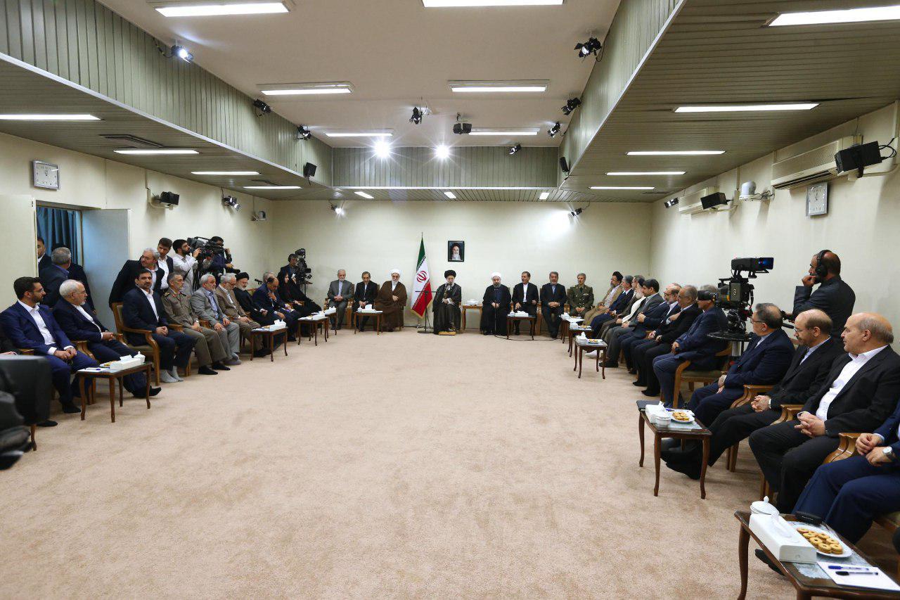 ما هي توصيات الإمام الخامنئي للحكومة الثانية عشرة في مجال العلاقات الخارجية؟