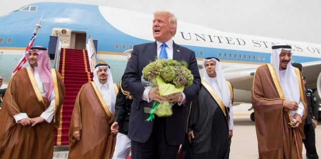 ديلي بيست يكشف عن هدايا "مجنونة" قدمتها السعودية لترامب.. ما هي؟