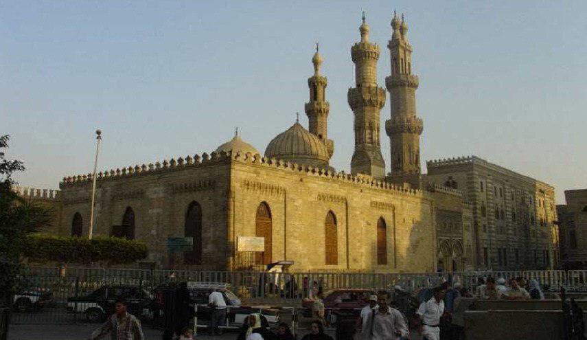 هام .. الحكومة المصرية تغلق مسجد الإمام الحسين (ع)