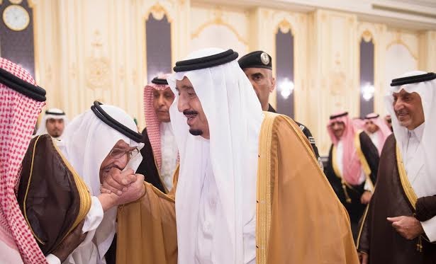 بالصور/ هجوم على قصر السلام بجدة .. ومقتل اثنين من الحرس الملكي!