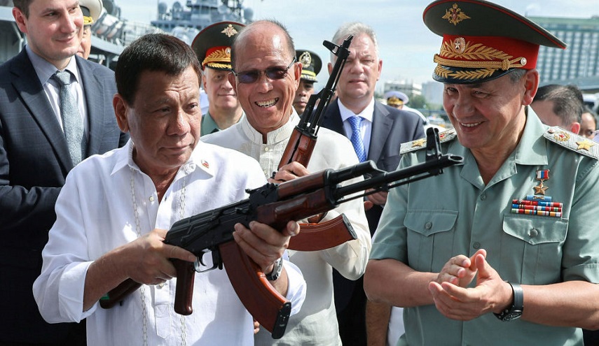 رئيس هذه الدولة يعترف بذبح شخص عندما كان عمره 16 سنة !!