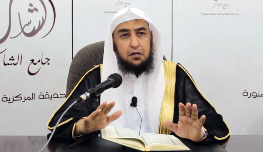 شيخ وهابي سعودي يشبه الملك سلمان وابنه بـ"الخلفاء الراشدين"‎!!