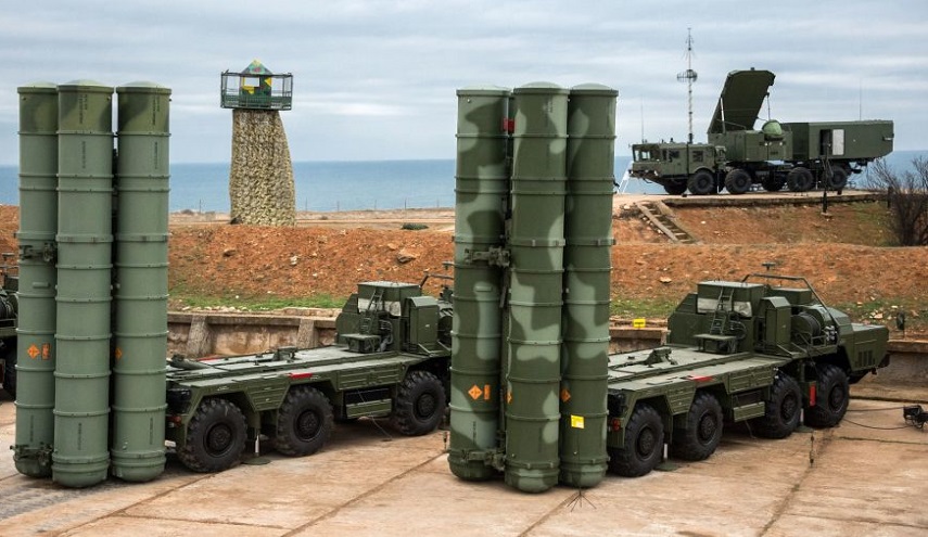أنظمة "إس-400" تحاكي اعتراض طائرات عدو وهمي في كالينينغراد
