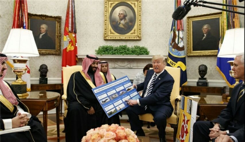 ظريف: البعض يشعرون بالسرور لحلبهم من قبل آخرين