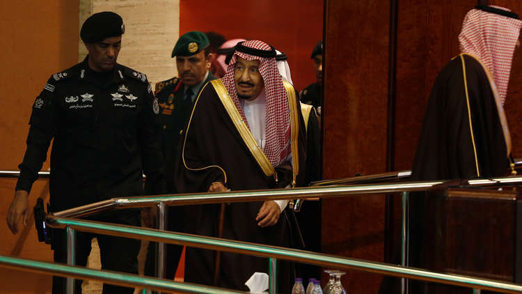 الكشف عن مكان الملك سلمان بعد إطلاق النار الكثيف قرب القصور الملكية في بالرياض