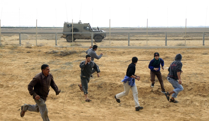 إصابة 3 فلسطينيين برصاص العدو الاسرائيلي شرق حي الزيتون بغزة