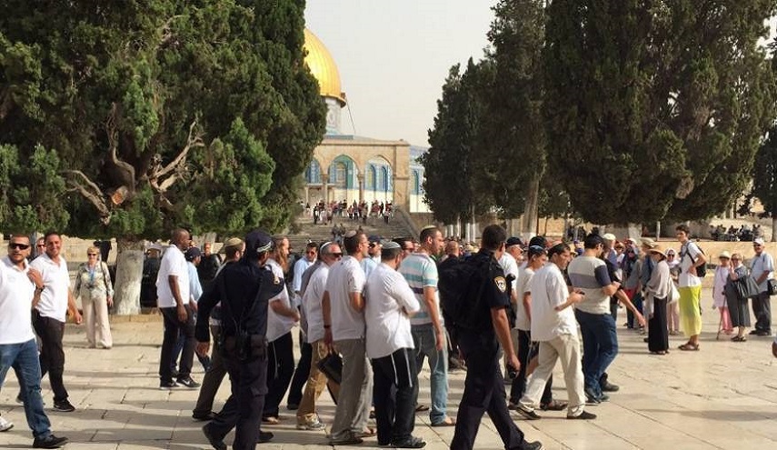 فلسطين ...عشرات المستوطنين يقتحمون المسجد الأقصى 