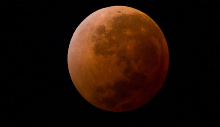 7 معلومات عن أطول خسوف للقمر!