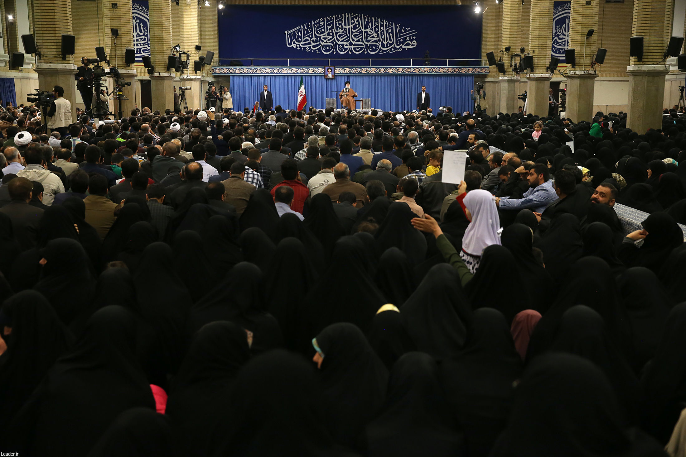 الإمام الخامنئي: السعودية ترتكب جرائم في اليمن وواشنطن شريكة لها