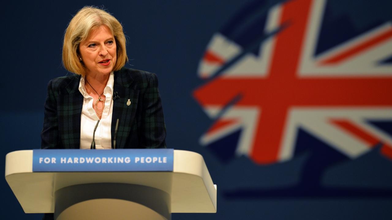 بريطانيا.. حزب ماي يقرر التصويت على سحب الثقة منها