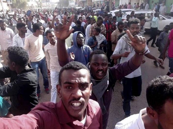 القبض على خلية تعد لعمليات اغتيال وسط المتظاهرين في السودان