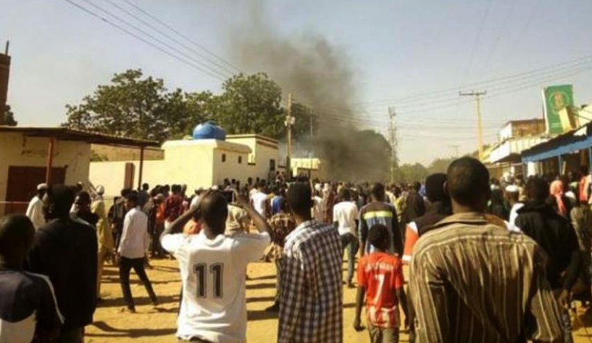 أنباء عن انقلاب واجتماع لقيادة اركان الجيش السوداني بدون حضور عمر البشير