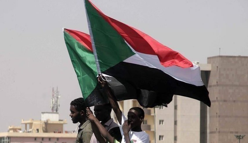 "قوى التغيير" بالسودان تعلق التفاوض مع المجلس العسكري