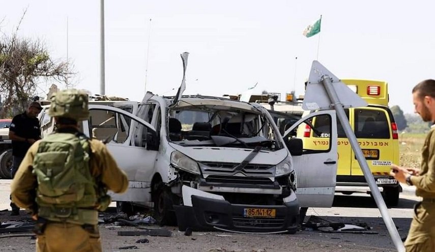 بالصور.."كتائب القسام" تتبنى إطلاق صاروخ موجه على مركبة إسرائيلية