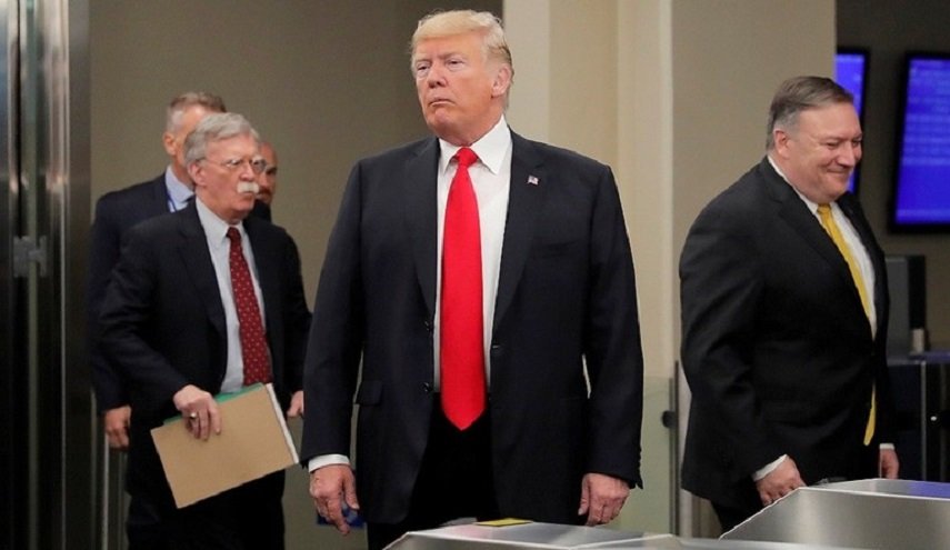 سيناتور أمريكي يوصي ترامب فصل بولتون وأمثاله