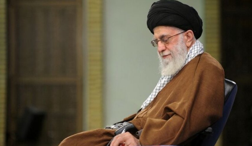 قائد الثورة يبلغ الخطوط العامة لنظام التشريع في البلاد