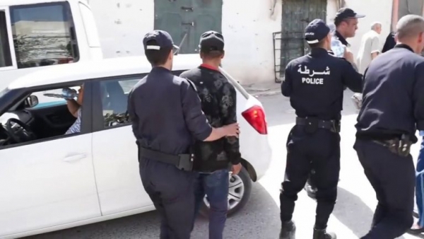 أب يقتل زوجته و3 من أولاده بطريقة مفزعة