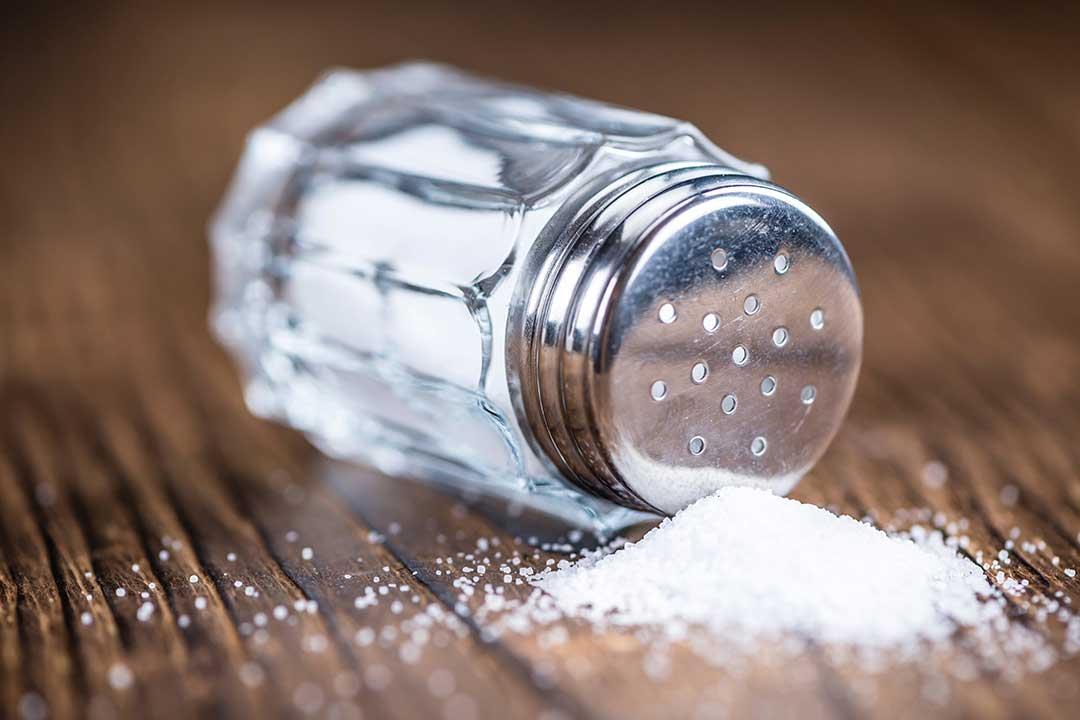 تصل لسرطان المعدة.. أضرار الملح وهل له فوائد؟ 