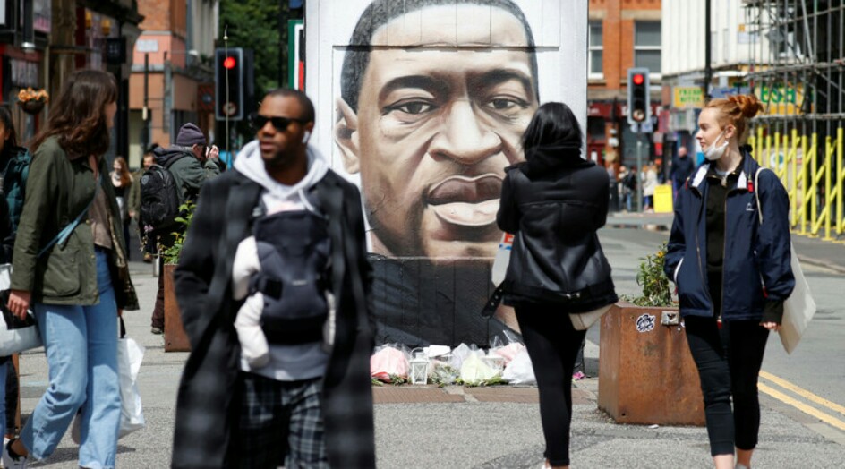 شاهد عيان يكشف تفاصيل مقتل جورج فلويد وآخر ما نطق به