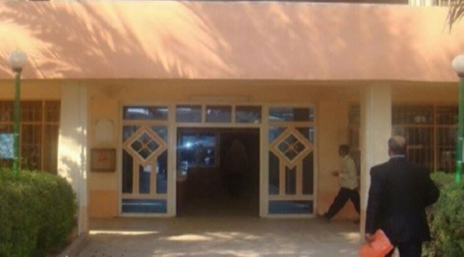 محافظة عراقية تعيد الدوام الرسمي بنسبة 100%