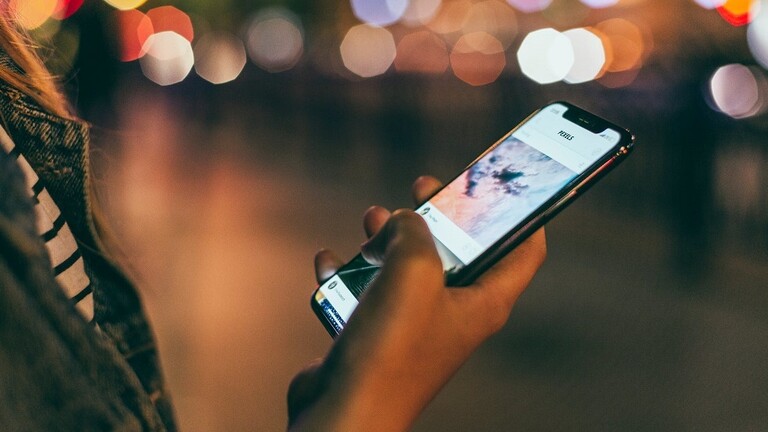 كيف نقلل من ضرر الهواتف على البصر؟