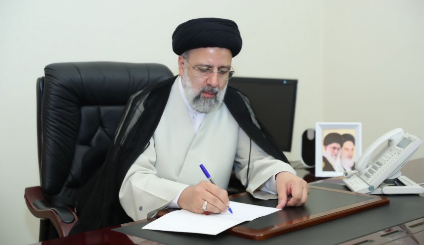 رئيسي: اللواء فيروزآبادي قضى سنوات عديدة من اجل الدفاع عن الجمهورية الاسلامية