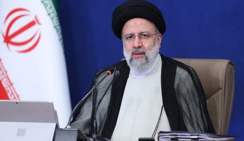 الرئيس الإيراني يؤكد ضرورة الاسراع بعملية التطعيم بلقاح كورونا