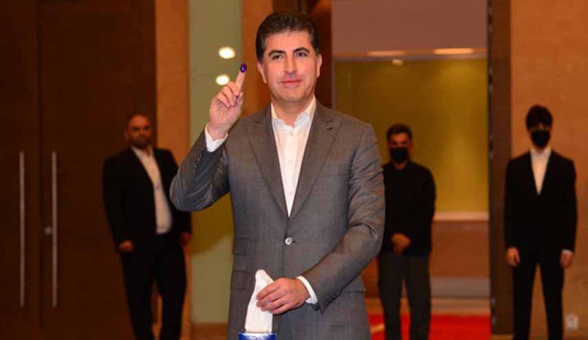 بعد الإدلاء بصوته.. نيجيرفان بارزاني للعراقيين: كلنا في قارب واحد