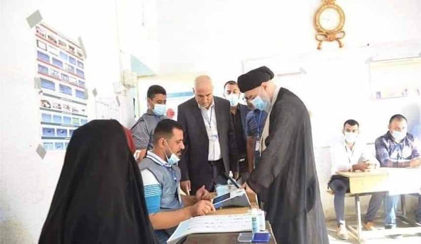 وكيل السيد السيستاني يدلي بصوته في الانتخابات البرلمانية