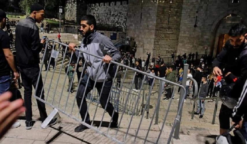 اصابة ١٩ مقدسيا في مواجهات مع الاحتلال في باب العامود