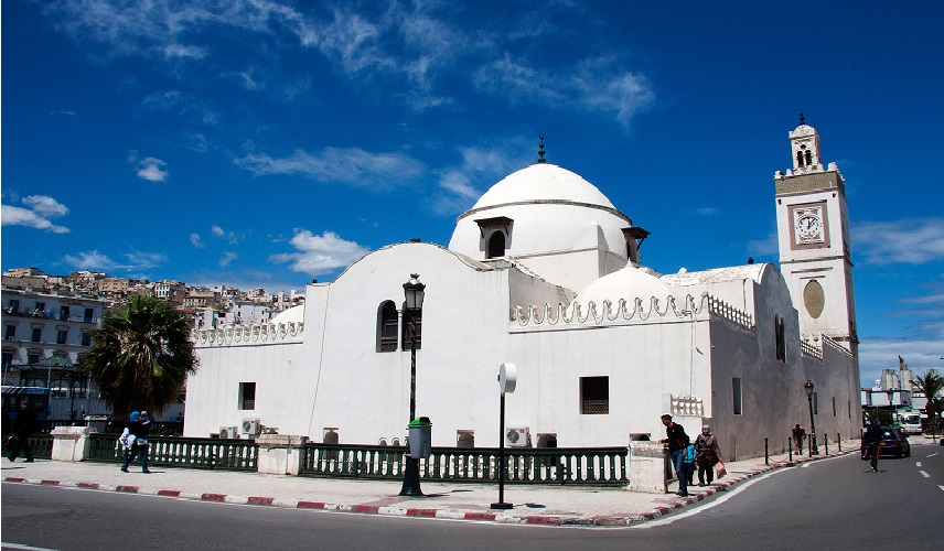 مواقيت الأمساك والأذان للعاصمة الجزائرية الجزائر وضواحيها ليوم الثلاثاء