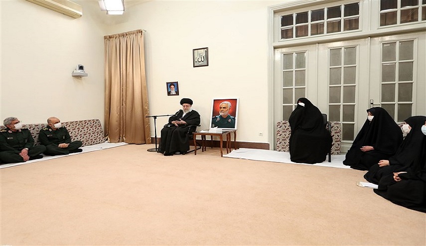الامام الخامنئي: عمل الشهيد سليماني المتميز بث روح جديدة في جبهة المقاومة