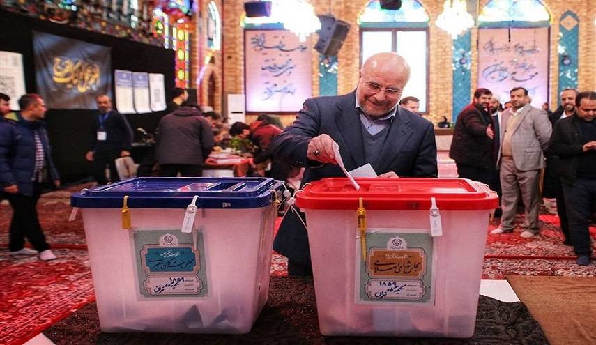 قاليباف يدلي بصوته في الانتخابات البرلمانية