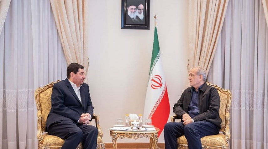  مخبر يبحث مع بزشكيان آخر تطورات القضايا التنفيذية 