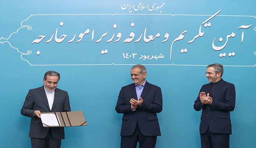  الرئيس الإيراني: نحن بصدد نشر السلام والوفاق في العالم