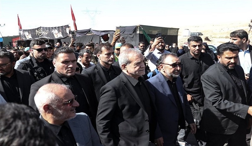 الرئيس بزشكيان يصل إلى مدينة مشهد المقدسة 