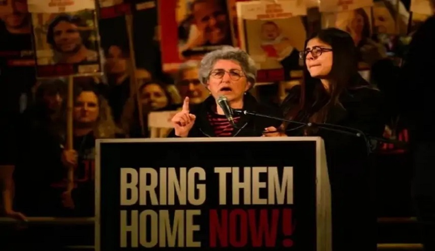 الأسيرة الصهيونية المحررة تتهم نتنياهو بالكذب