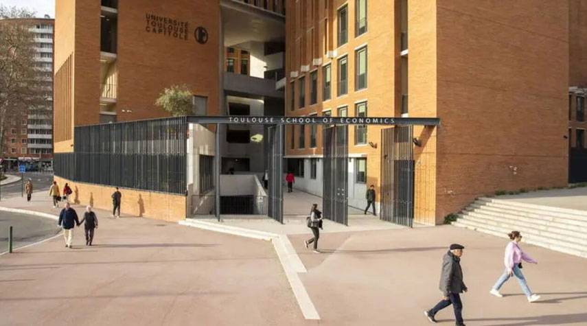 إيقاف أستاذ جامعي في فرنسا عن العمل لدعوته مقاطعة "إسرائيل"