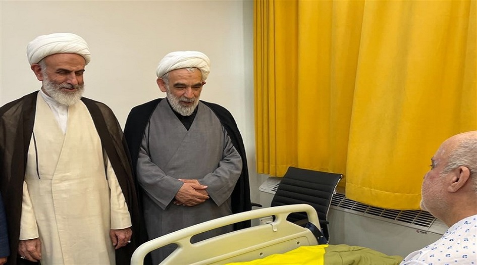 هدية من قائد الثورة الى السفير الايراني لدى لبنان