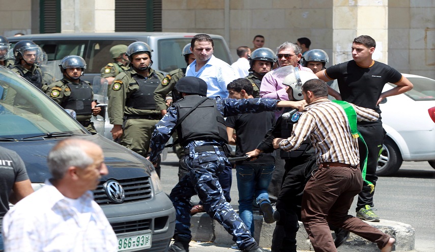 صحيفة بريطانية: قوات السلطة الفلسطينية أكثر جنونا من الصهاينة