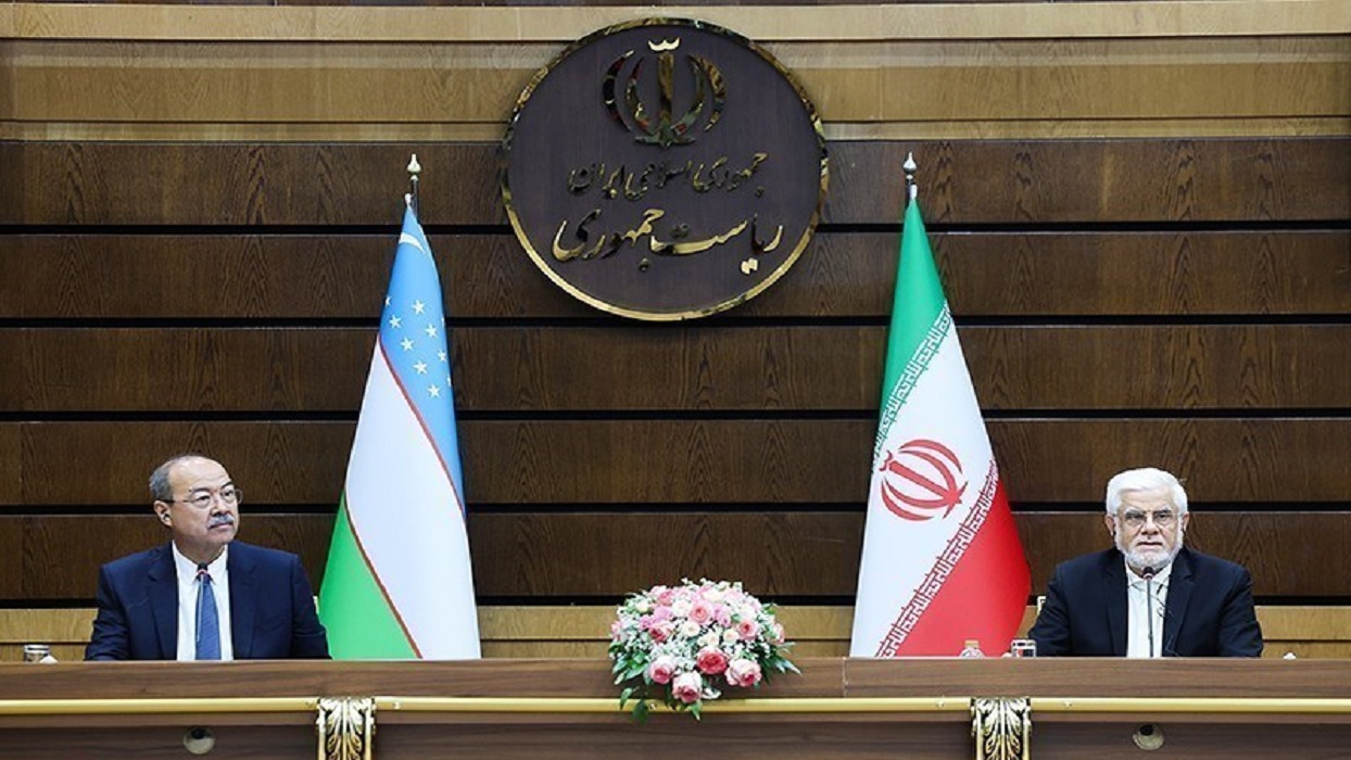  إيران وأوزبكستان تشددان على تعزير العلاقات بين البلدين 